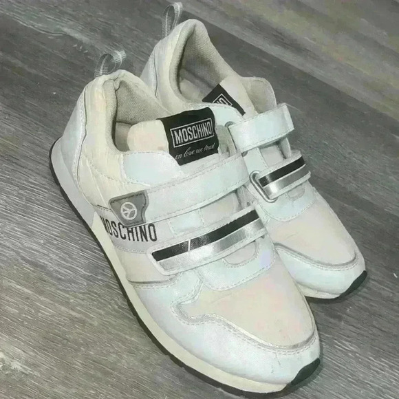 Moschino kids White and Black Trainers size 3 1/2 - Picture 4 of 9
